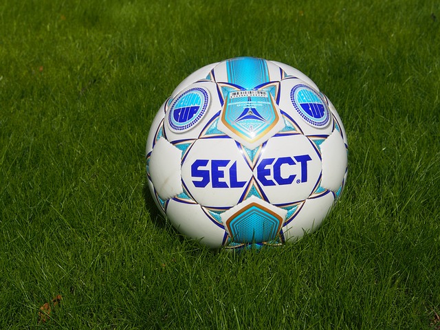 塞超球队劳动1923主帅日佐维奇在比赛中突然去世，年仅44岁